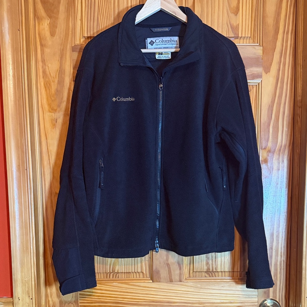 Columbia Titanium Black Fleece Jacket Women’s XL